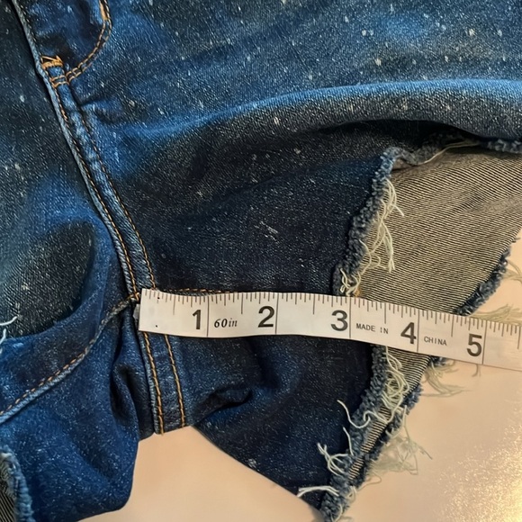 Judy Blue Mid Rise Shorts Size M - Picture 7 of 16